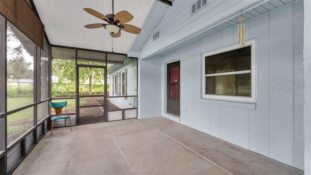For Sale: $265,000 (3 beds, 1 baths, 1011 Square Feet)
