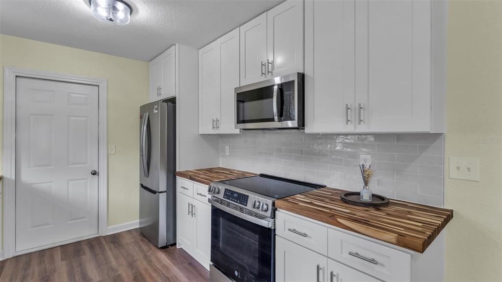 For Sale: $265,000 (3 beds, 1 baths, 1011 Square Feet)