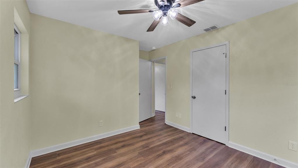 For Sale: $265,000 (3 beds, 1 baths, 1011 Square Feet)