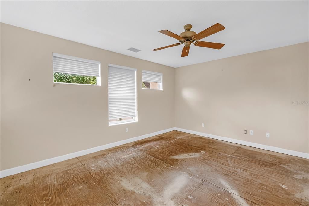 Activo con contrato: $750,000 (4 camas, 3 baños, 2822 Pies cuadrados)