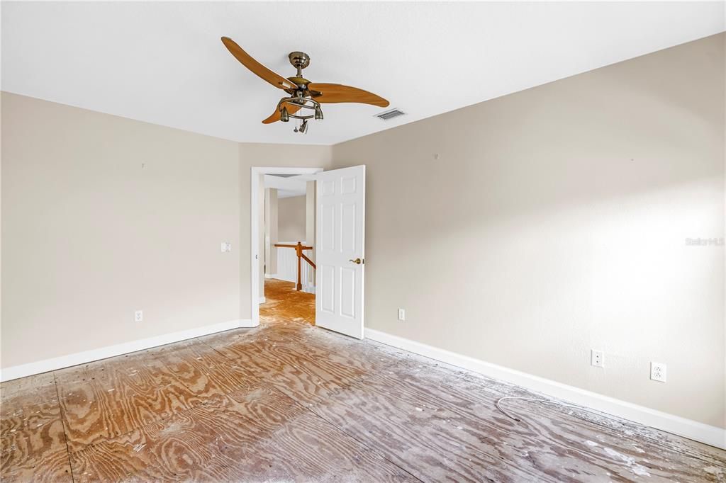 Activo con contrato: $750,000 (4 camas, 3 baños, 2822 Pies cuadrados)