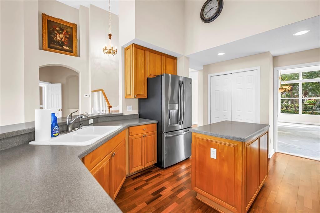 Activo con contrato: $750,000 (4 camas, 3 baños, 2822 Pies cuadrados)