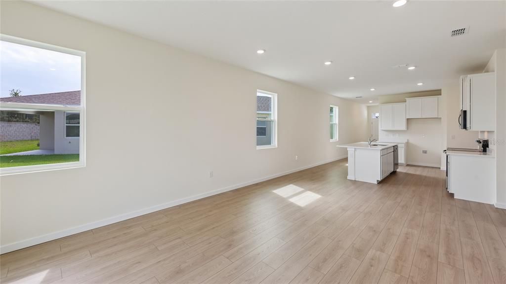 En Venta: $275,990 (2 camas, 2 baños, 1402 Pies cuadrados)