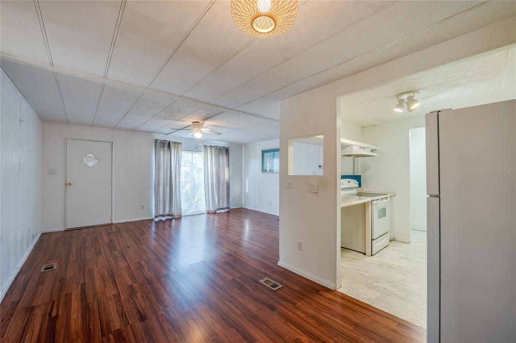 En Venta: $145,000 (2 camas, 2 baños, 984 Pies cuadrados)