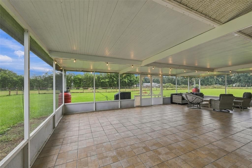 For Sale: $580,000 (4 beds, 2 baths, 1680 Square Feet)
