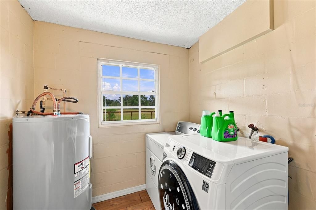 For Sale: $580,000 (4 beds, 2 baths, 1680 Square Feet)