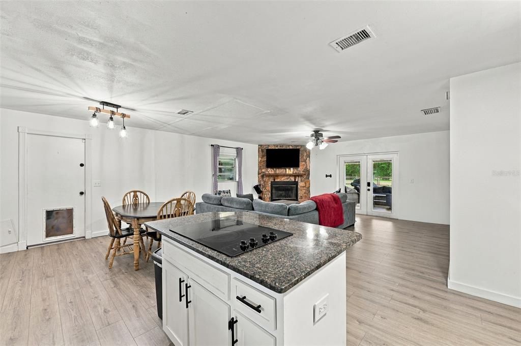 For Sale: $580,000 (4 beds, 2 baths, 1680 Square Feet)