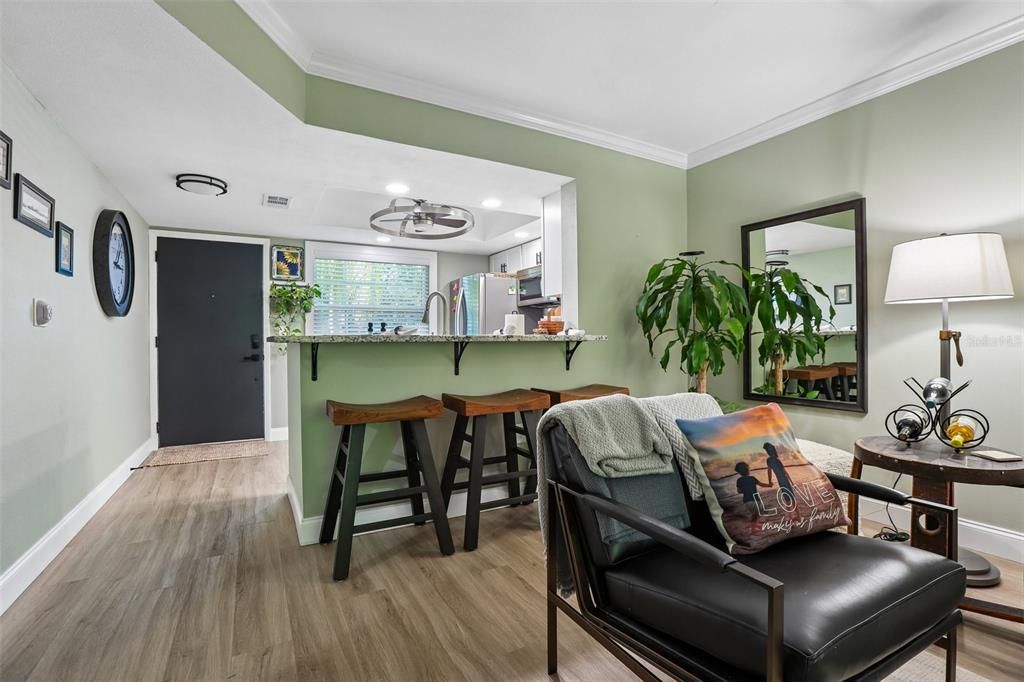 На продажу: $199,900 (2 спален, 2 ванн, 965 Квадратных фут)