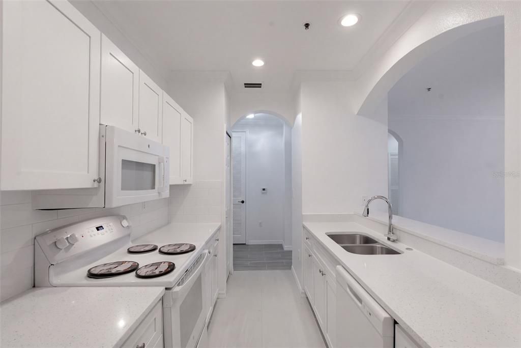For Sale: $350,000 (3 beds, 2 baths, 1332 Square Feet)