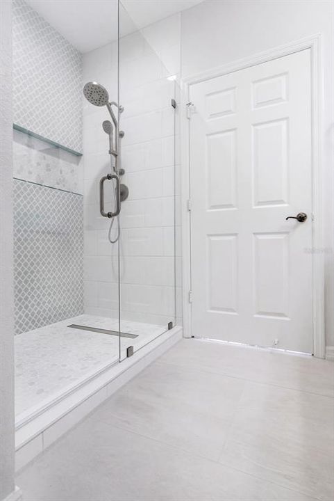 For Sale: $350,000 (3 beds, 2 baths, 1332 Square Feet)