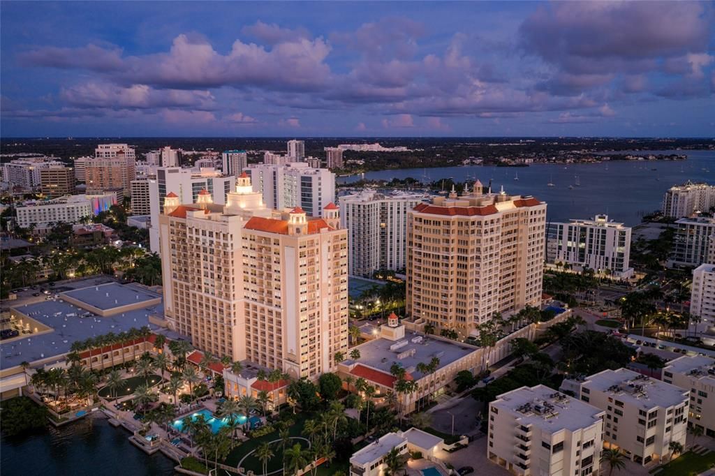 На продажу: $3,495,000 (4 спален, 3 ванн, 4943 Квадратных фут)