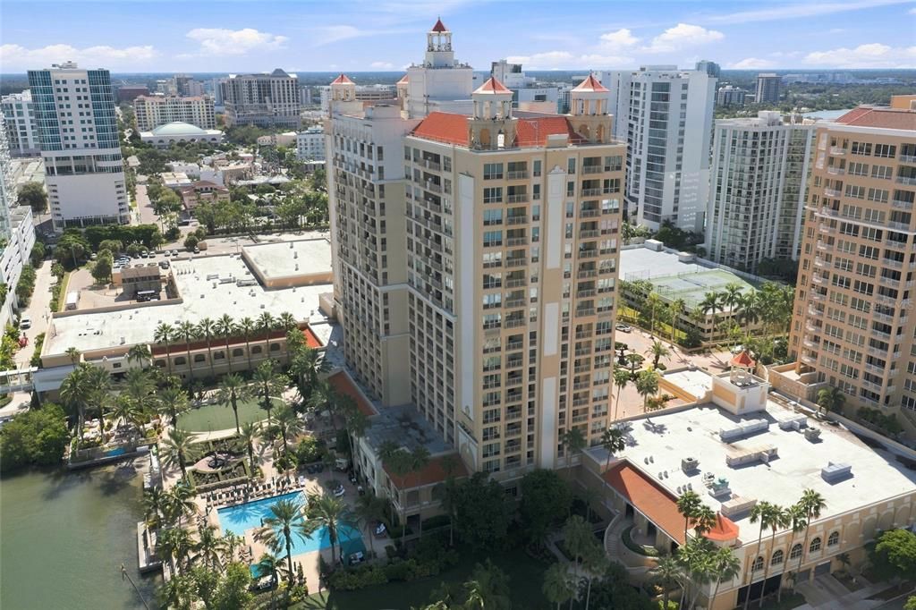 На продажу: $3,495,000 (4 спален, 3 ванн, 4943 Квадратных фут)