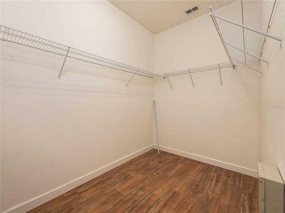 En Renta: $2,600 (3 camas, 2 baños, 1900 Pies cuadrados)