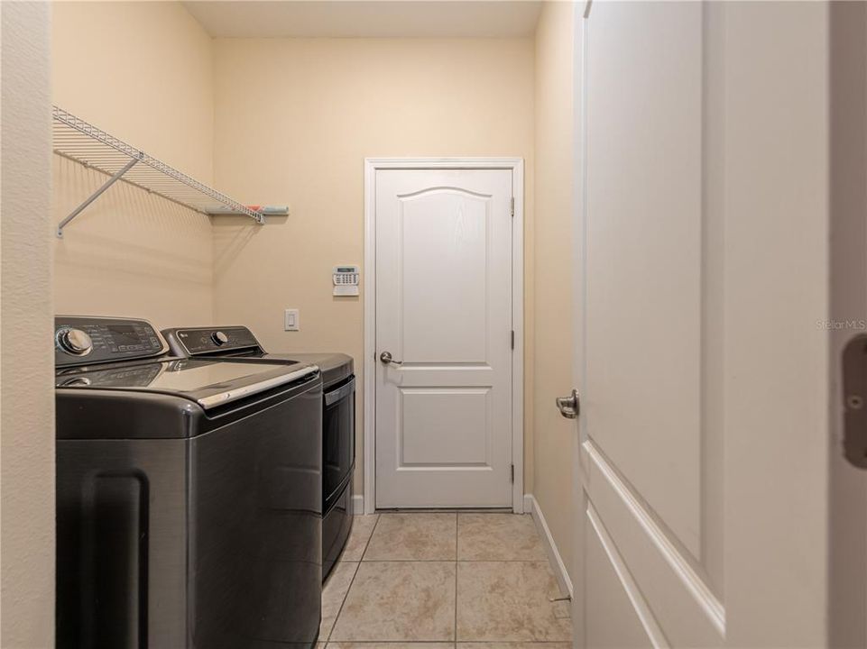 En Renta: $2,600 (3 camas, 2 baños, 1900 Pies cuadrados)