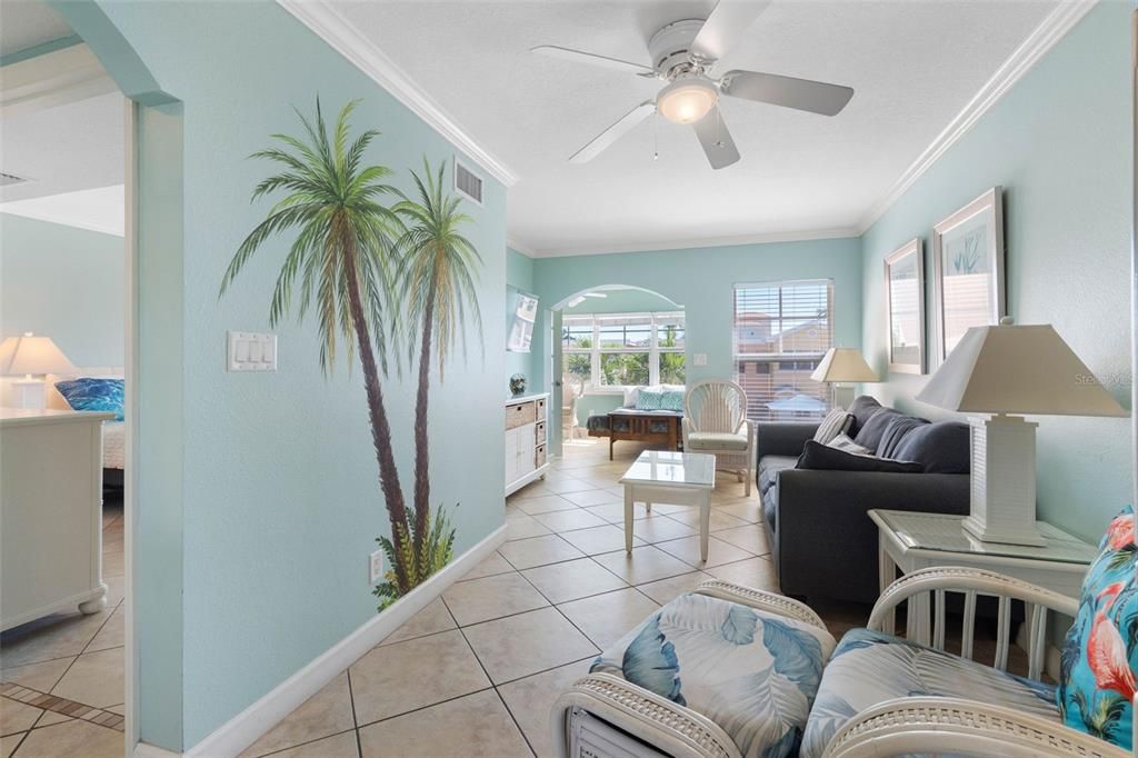 For Sale: $384,000 (1 beds, 1 baths, 735 Square Feet)