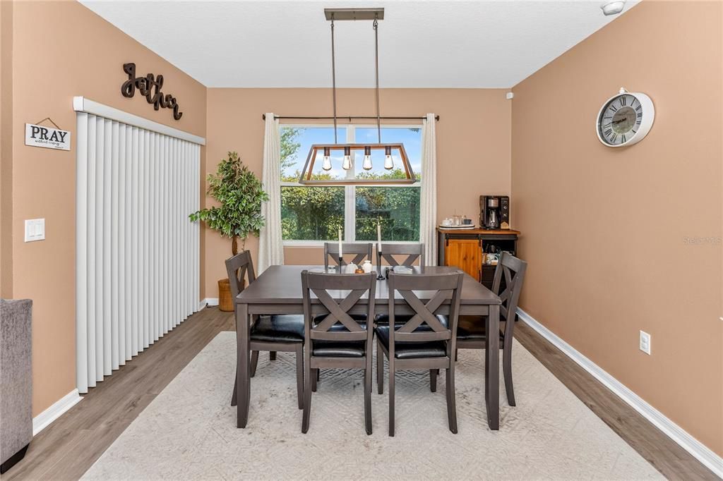 На продажу: $369,000 (3 спален, 2 ванн, 1706 Квадратных фут)