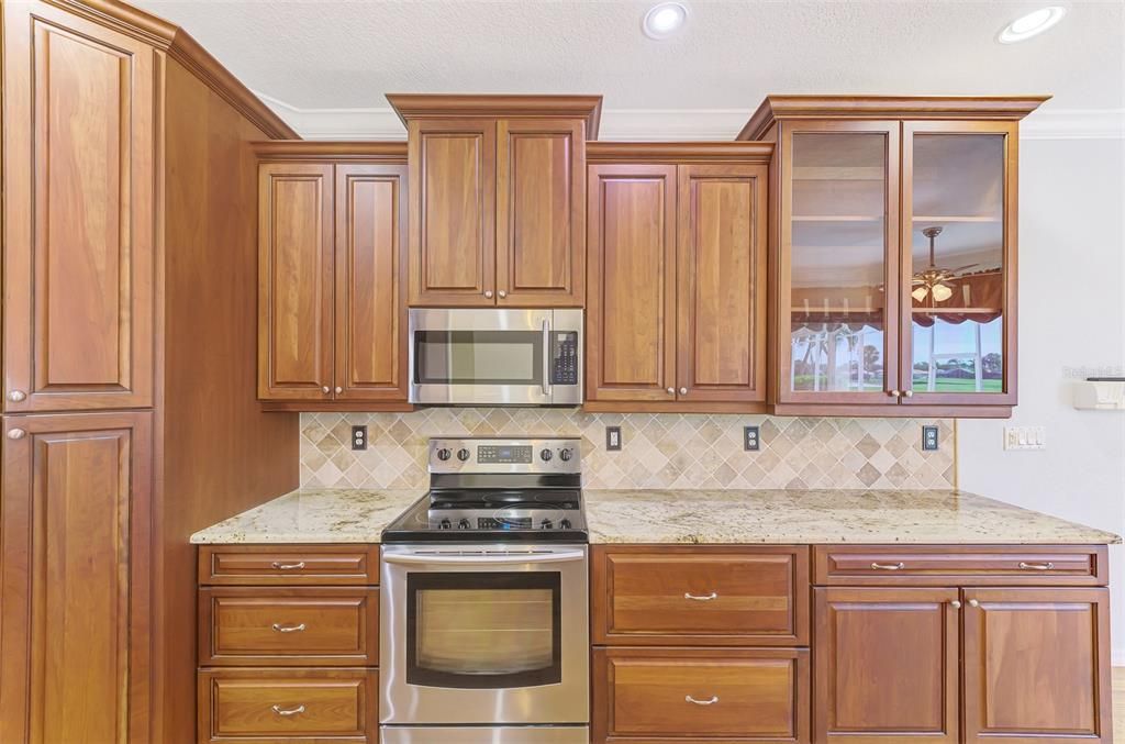 На продажу: $439,700 (3 спален, 2 ванн, 2483 Квадратных фут)