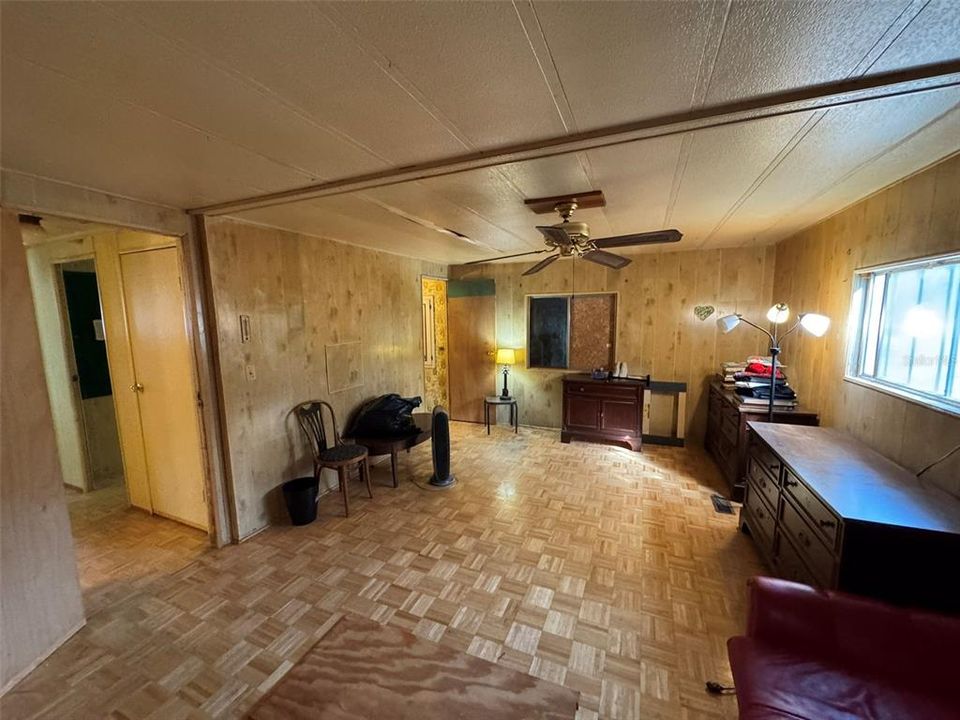 На продажу: $99,900 (2 спален, 2 ванн, 1252 Квадратных фут)