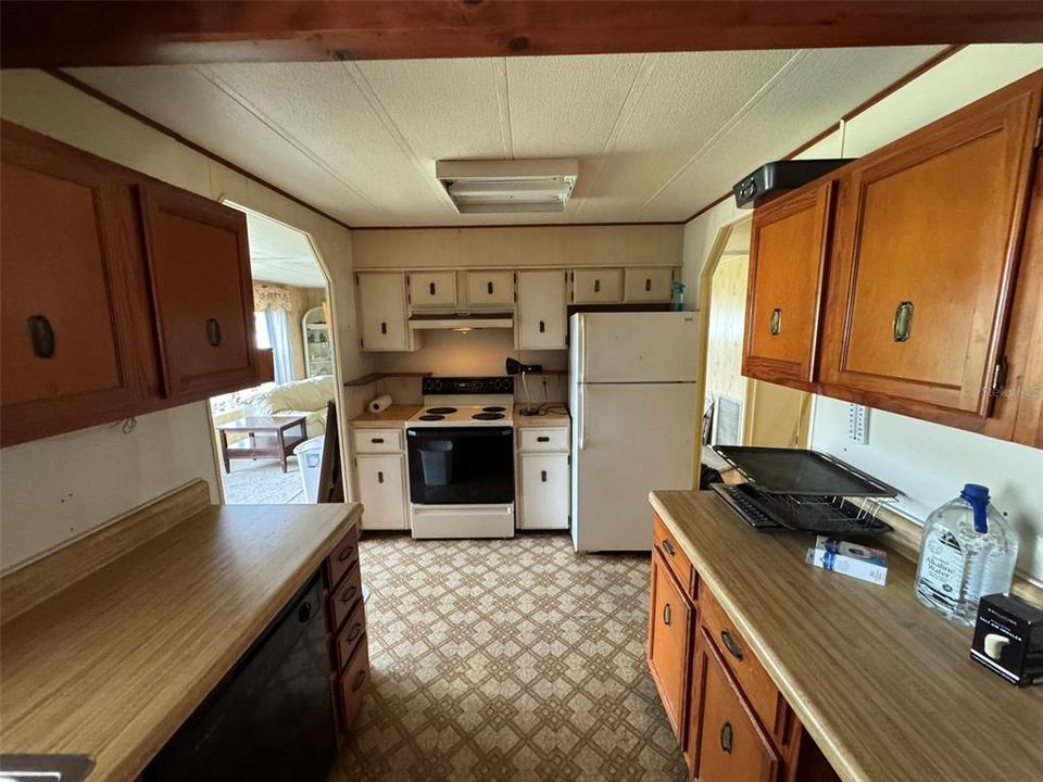 На продажу: $99,900 (2 спален, 2 ванн, 1252 Квадратных фут)