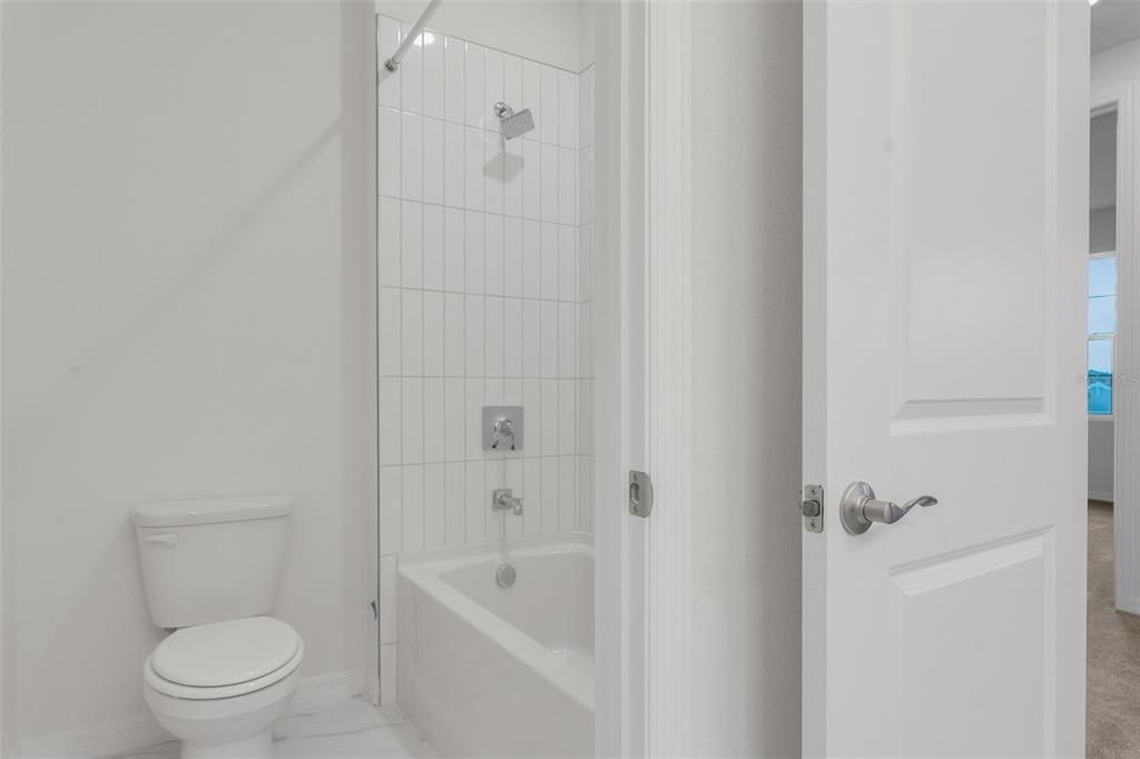 На продажу: $669,990 (5 спален, 3 ванн, 3550 Квадратных фут)