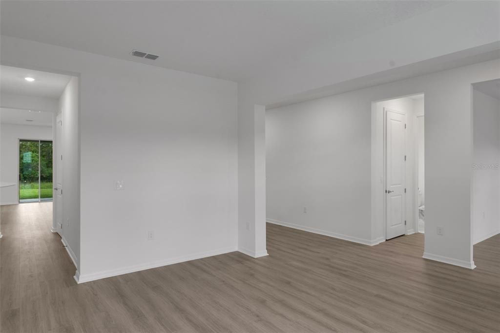 На продажу: $669,990 (5 спален, 3 ванн, 3550 Квадратных фут)