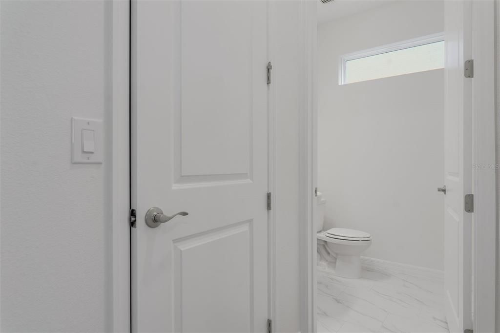 На продажу: $669,990 (5 спален, 3 ванн, 3550 Квадратных фут)