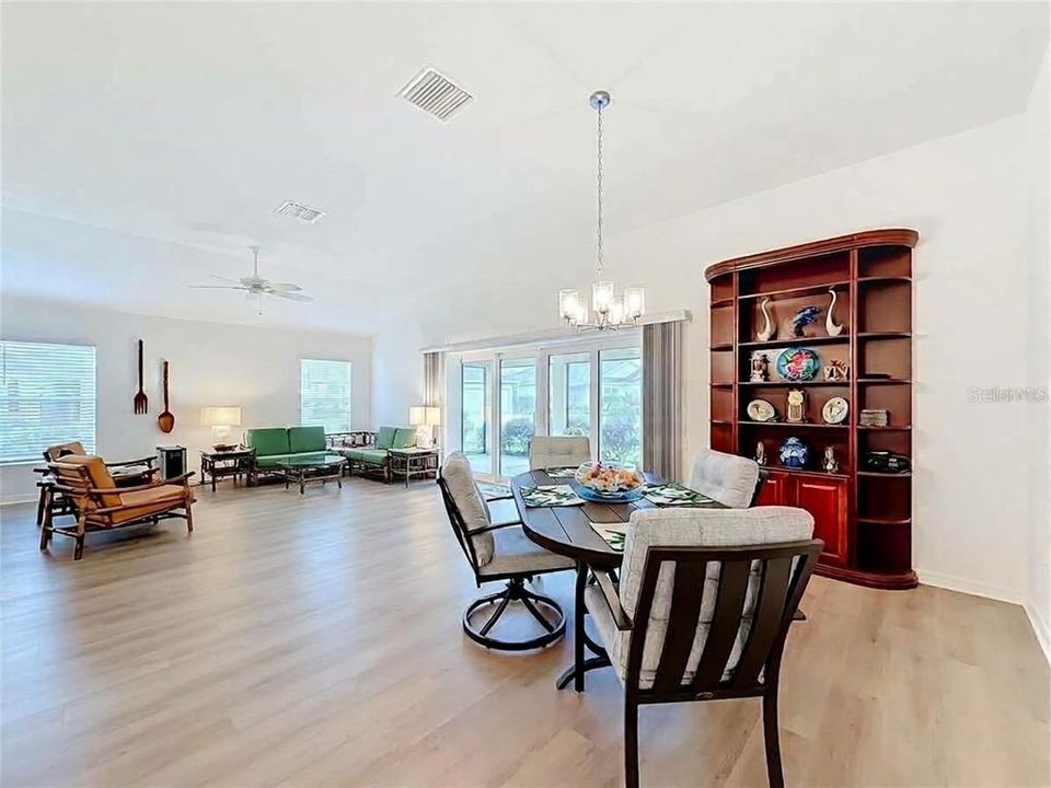 For Sale: $484,900 (3 beds, 2 baths, 1949 Square Feet)