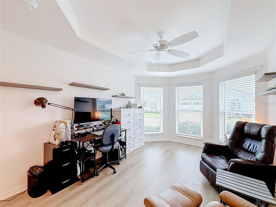 For Sale: $484,900 (3 beds, 2 baths, 1949 Square Feet)