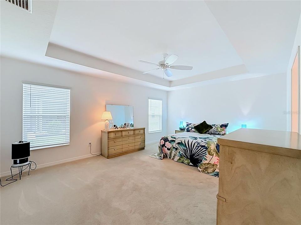 For Sale: $484,900 (3 beds, 2 baths, 1949 Square Feet)