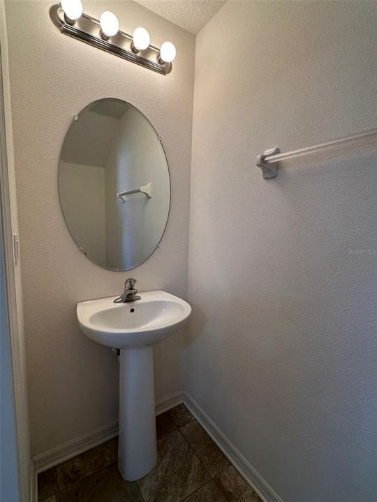На продажу: $179,900 (2 спален, 2 ванн, 1176 Квадратных фут)