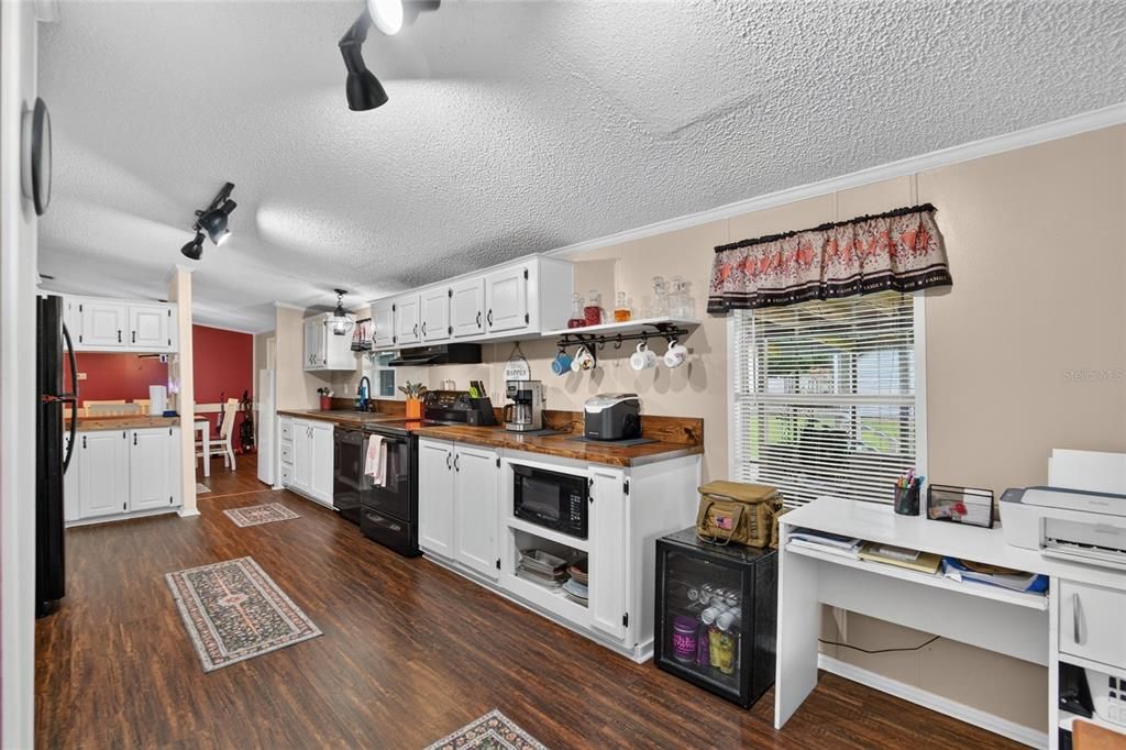 Activo con contrato: $299,900 (3 camas, 2 baños, 1665 Pies cuadrados)