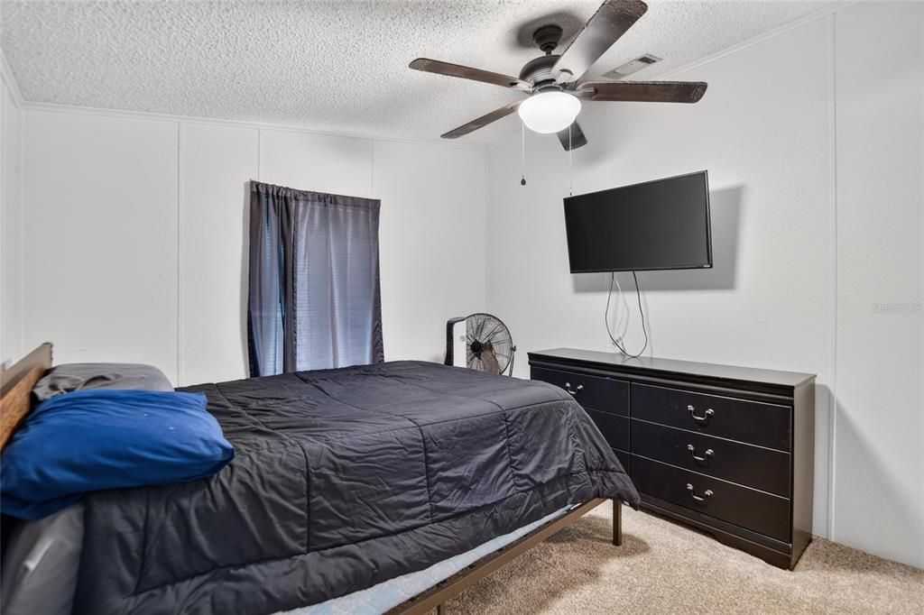 Activo con contrato: $299,900 (3 camas, 2 baños, 1665 Pies cuadrados)