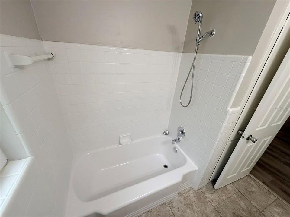 На продажу: $264,900 (3 спален, 2 ванн, 1346 Квадратных фут)