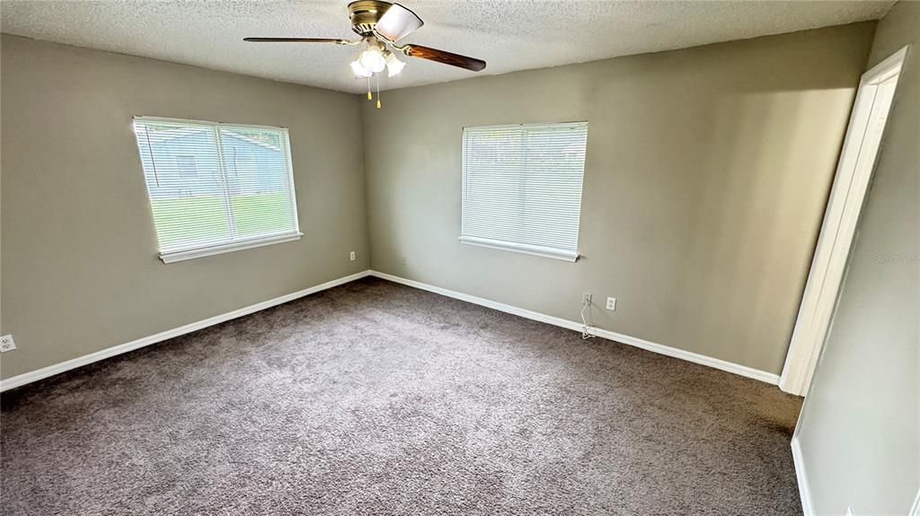 For Rent: $1,599 (3 beds, 2 baths, 2560 Square Feet)