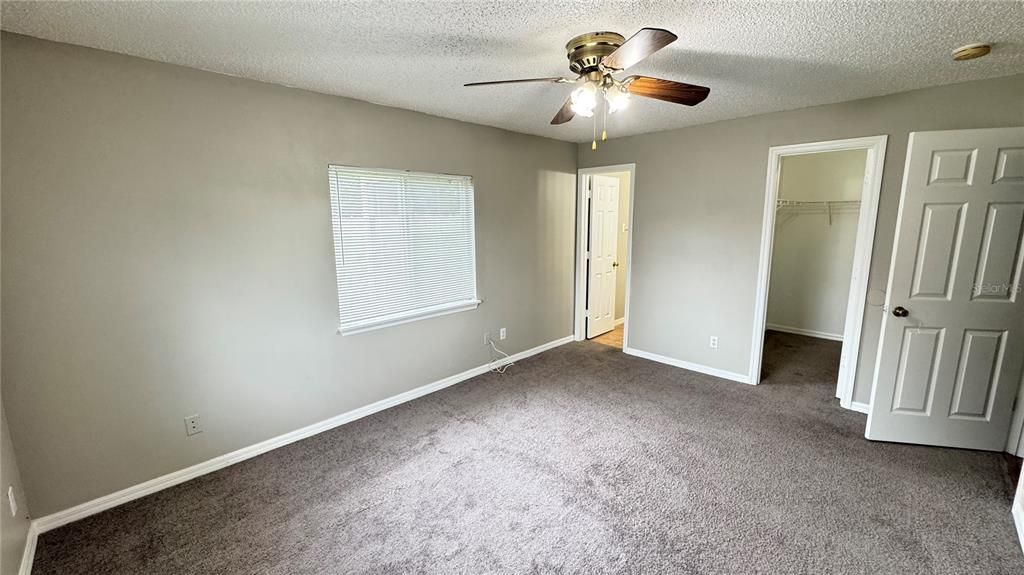 For Rent: $1,599 (3 beds, 2 baths, 2560 Square Feet)