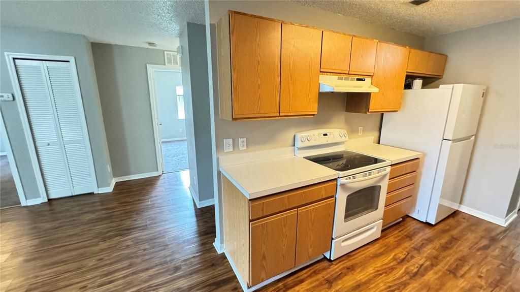 For Rent: $1,599 (3 beds, 2 baths, 2560 Square Feet)