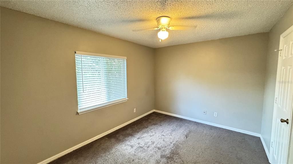 For Rent: $1,599 (3 beds, 2 baths, 2560 Square Feet)