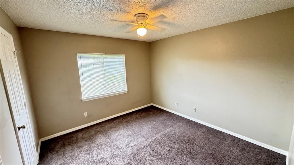 For Rent: $1,599 (3 beds, 2 baths, 2560 Square Feet)