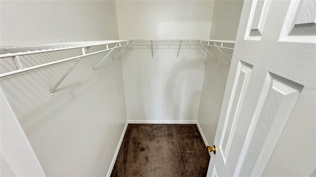 For Rent: $1,599 (3 beds, 2 baths, 2560 Square Feet)