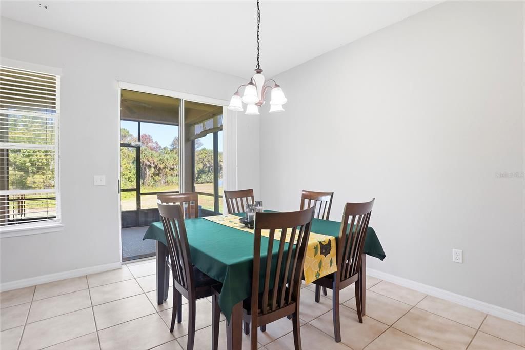 En Venta: $410,000 (4 camas, 2 baños, 2305 Pies cuadrados)