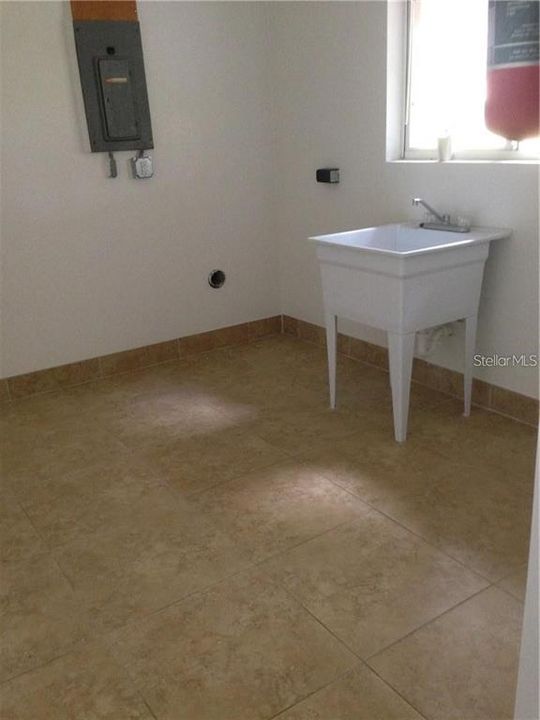 В аренду: $1,695 (3 спален, 2 ванн, 1298 Квадратных фут)