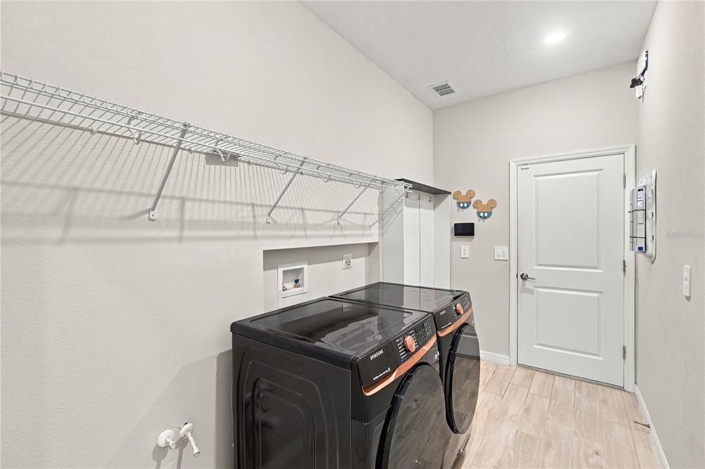En Venta: $999,990 (5 camas, 4 baños, 3924 Pies cuadrados)
