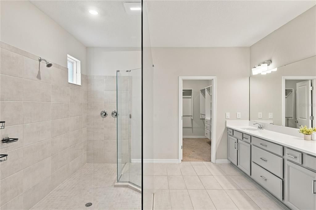 En Venta: $999,990 (5 camas, 4 baños, 3924 Pies cuadrados)