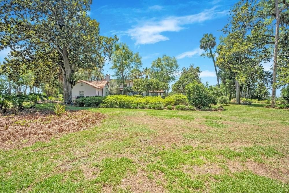 For Sale: $2,750,000 (5 beds, 4 baths, 5170 Square Feet)