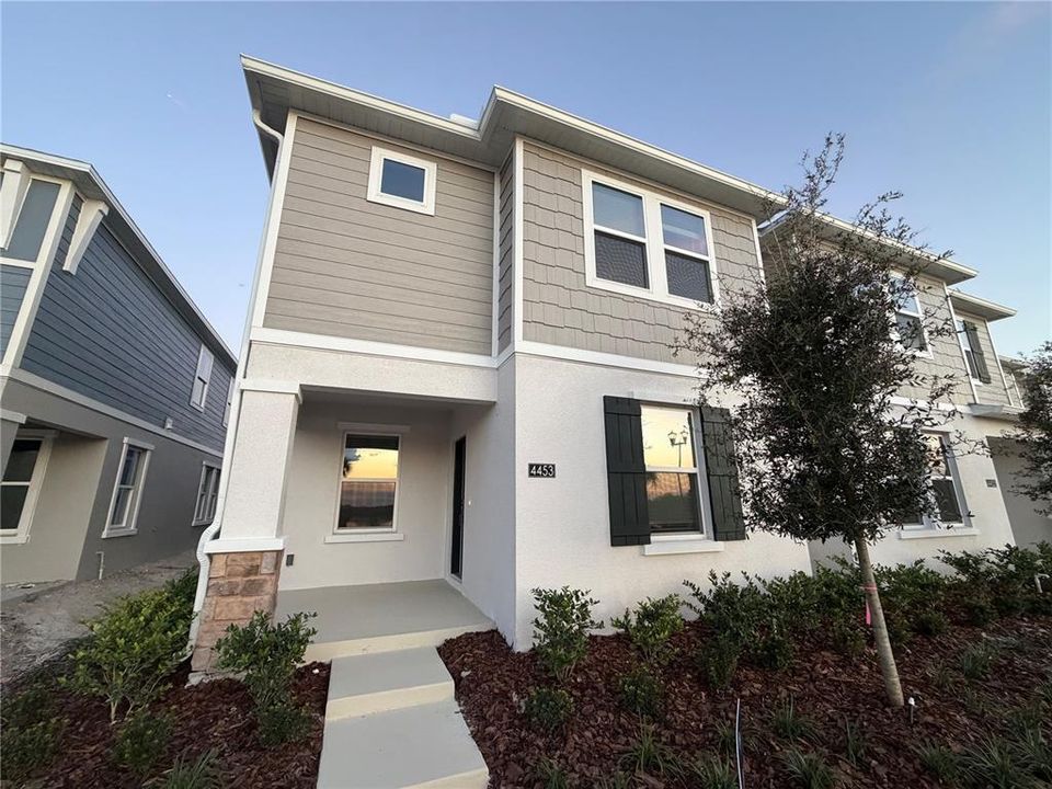 For Rent: $2,490 (4 beds, 2 baths, 2088 Square Feet)