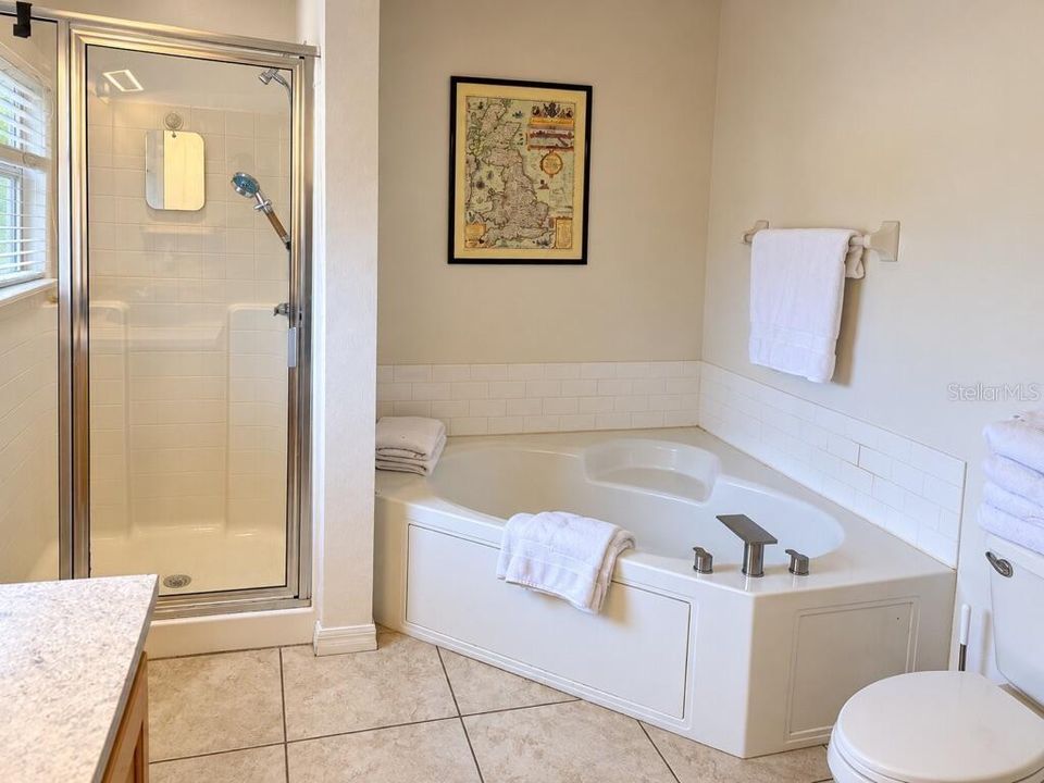 En Venta: $395,000 (5 camas, 4 baños, 2408 Pies cuadrados)