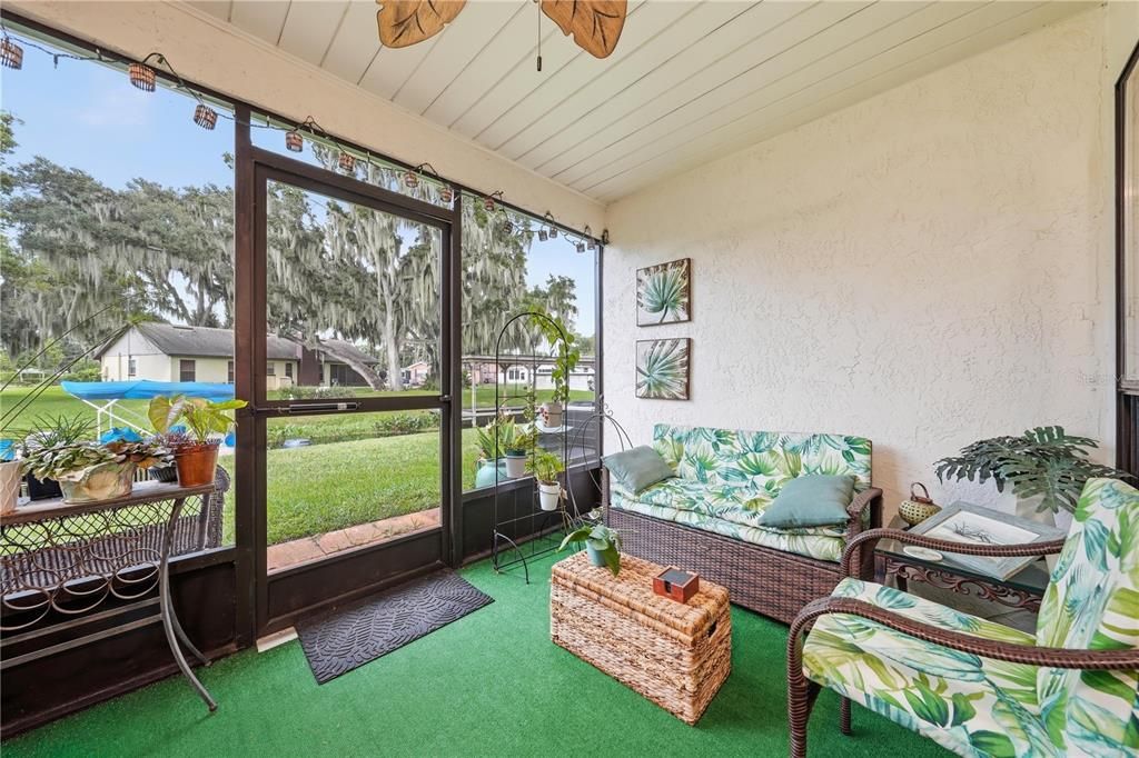 For Sale: $319,900 (2 beds, 2 baths, 1334 Square Feet)