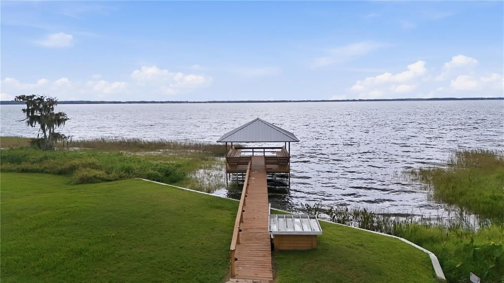 For Sale: $319,900 (2 beds, 2 baths, 1334 Square Feet)