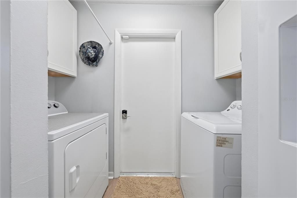 For Sale: $319,900 (2 beds, 2 baths, 1334 Square Feet)
