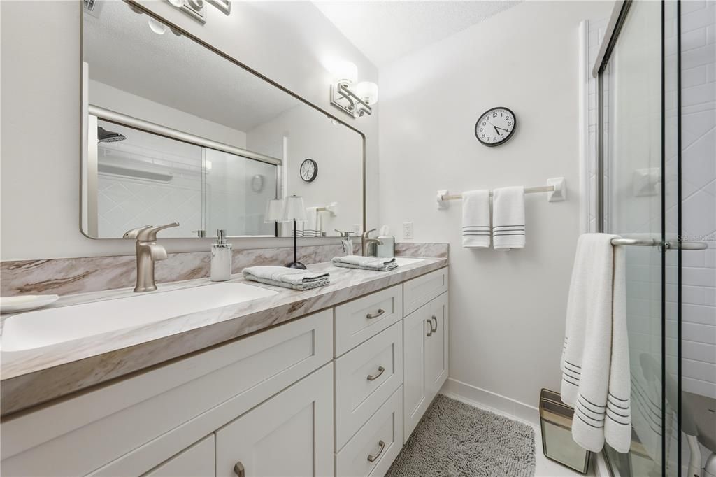 For Sale: $319,900 (2 beds, 2 baths, 1334 Square Feet)